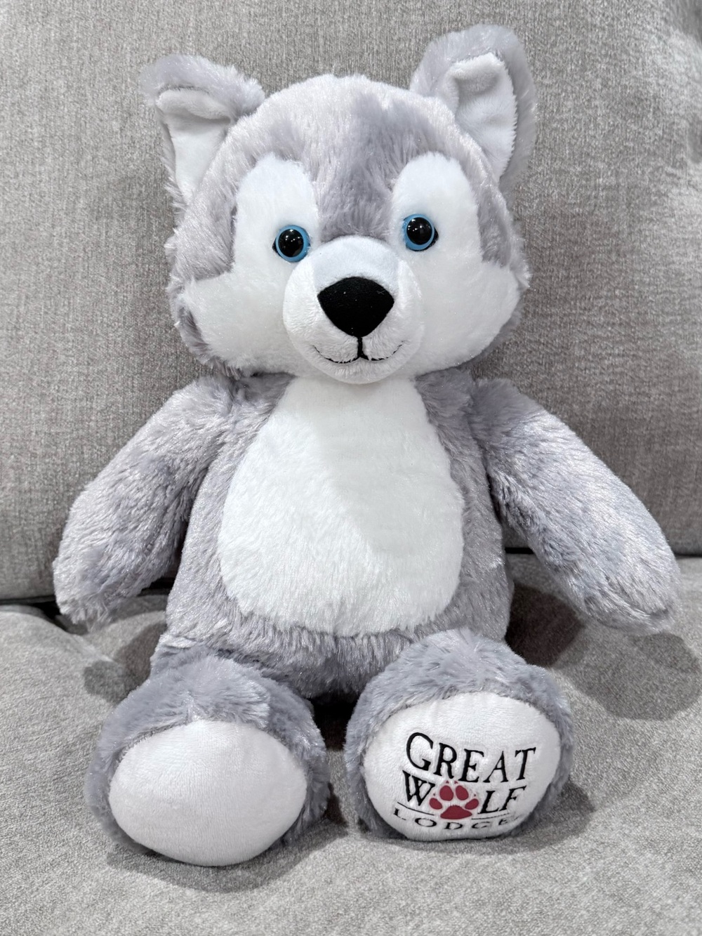 Build-A-Bear Great Wolf Lodge Wiley Wolf Husky Plush Gray White Blue Eyes